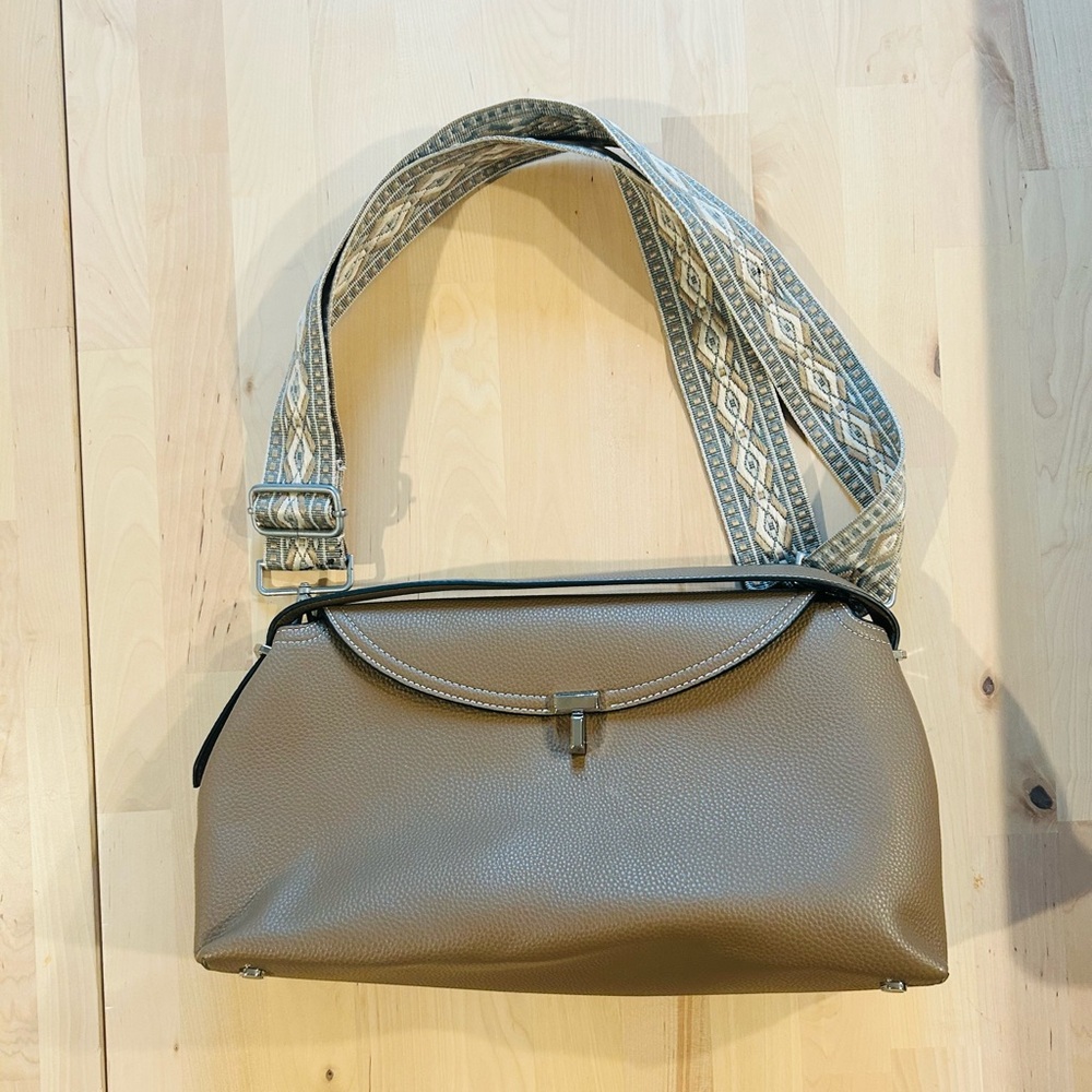 TOTEME T-Lock Grained-Leather Clutch Bag - Desert - Made in Italy
